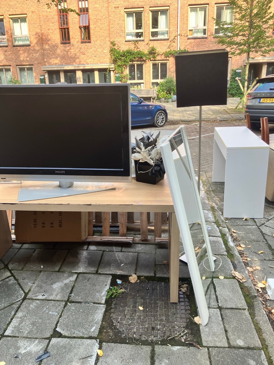 Lamp desk and seats