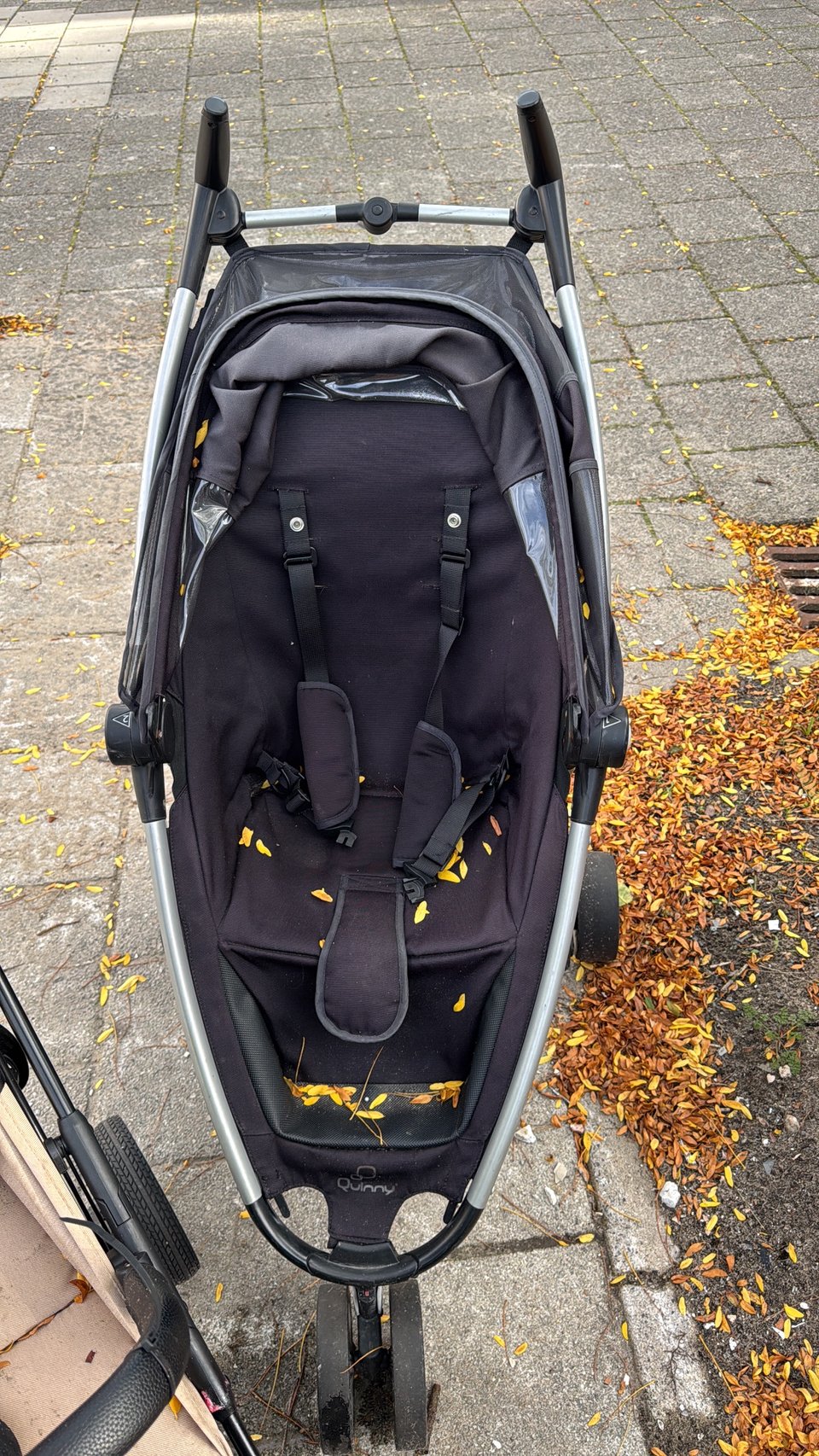 Black Quincy buggy
Beige Memores Buggy Imperial