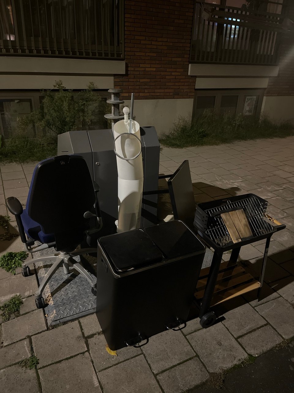 Chair, trashcan, barbecue, table