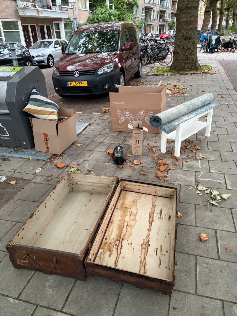 Kleed, kussens, grote hutkoffer