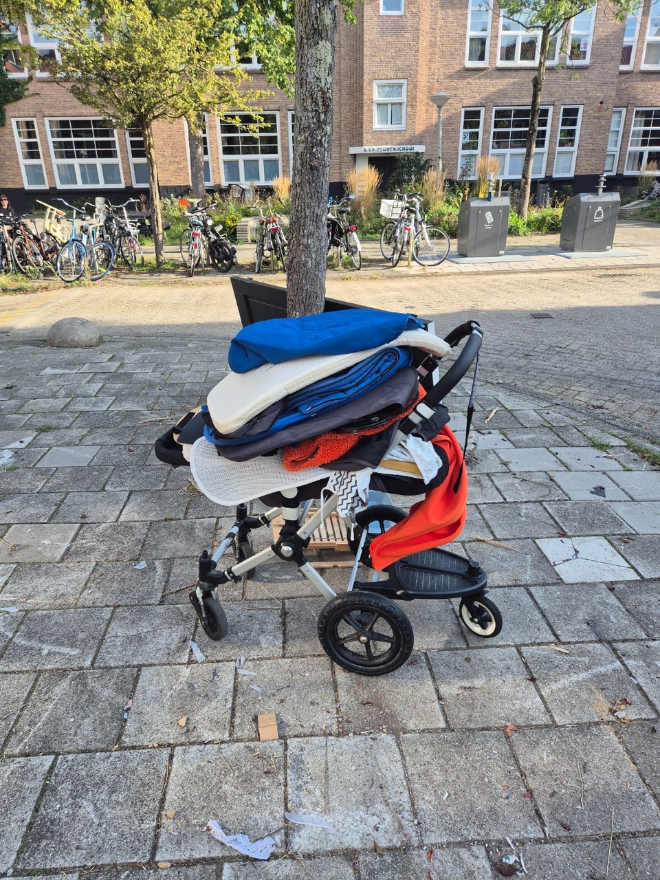 Bugaboo Cameleon 3 complete set met 3 kleuren bestoffering, een parasol en kinderplankje.