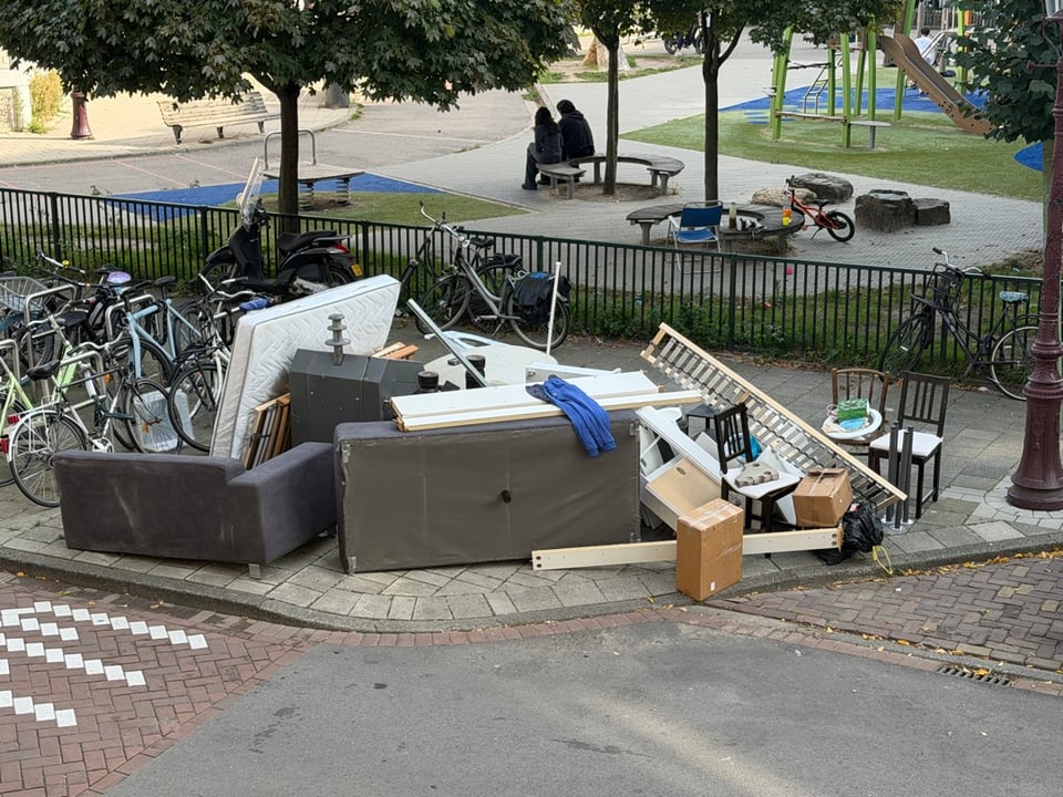 Sofa, mattresses, bed slats, dining chairs