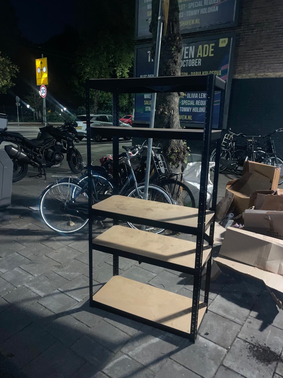Stellage kast, bijzettafel hout en lade kastje hout