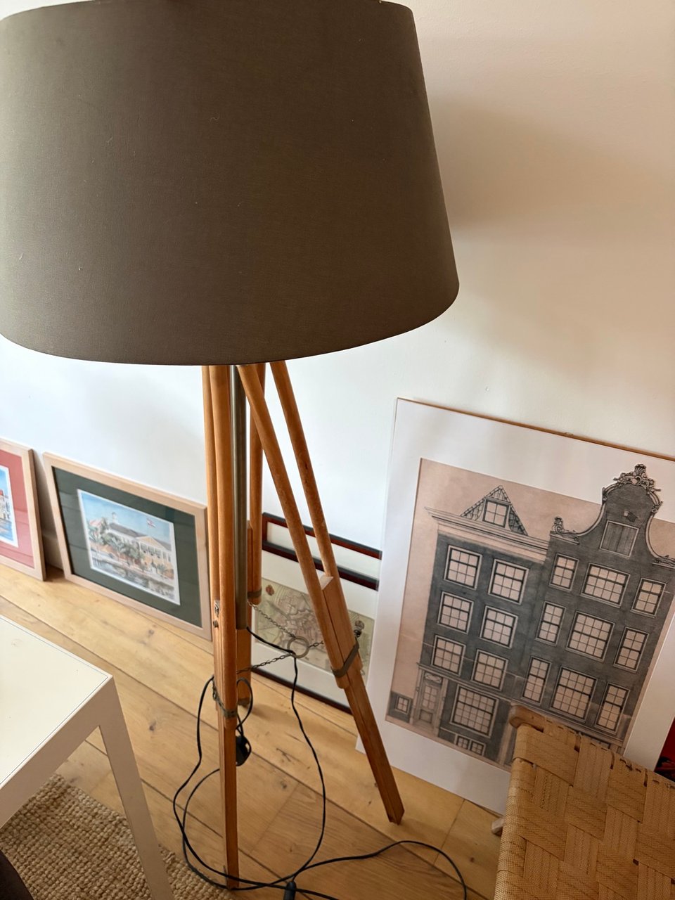 Beautiful lamp. Needs some fixing at the legs but works perfectly.