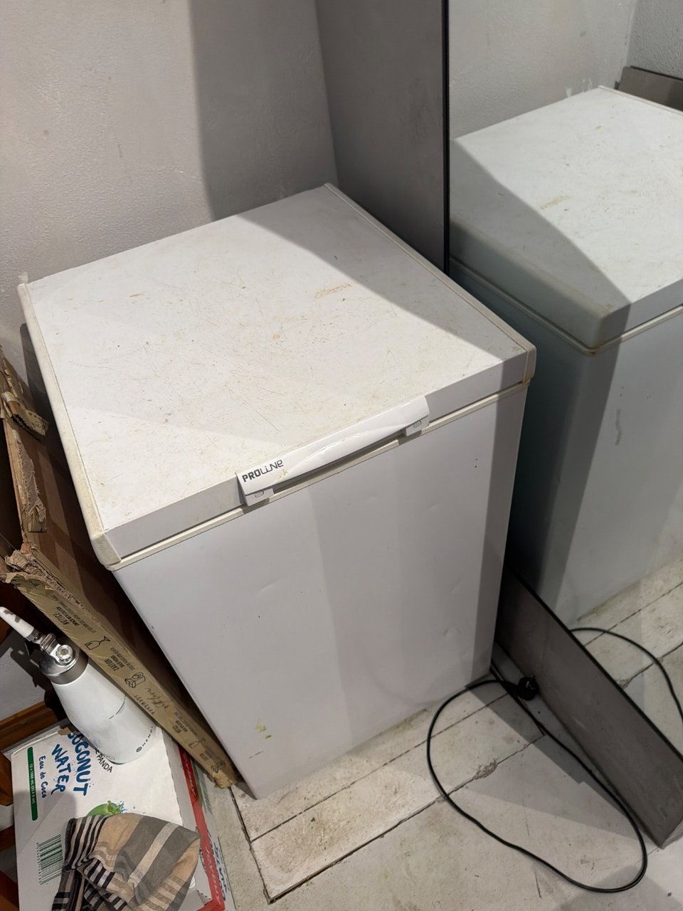 Very good working freezer! Cools very quickly and great size! pick up at Concept404 Ferdinand Bolstraat 94 - Amsterdam

Please dm for more info