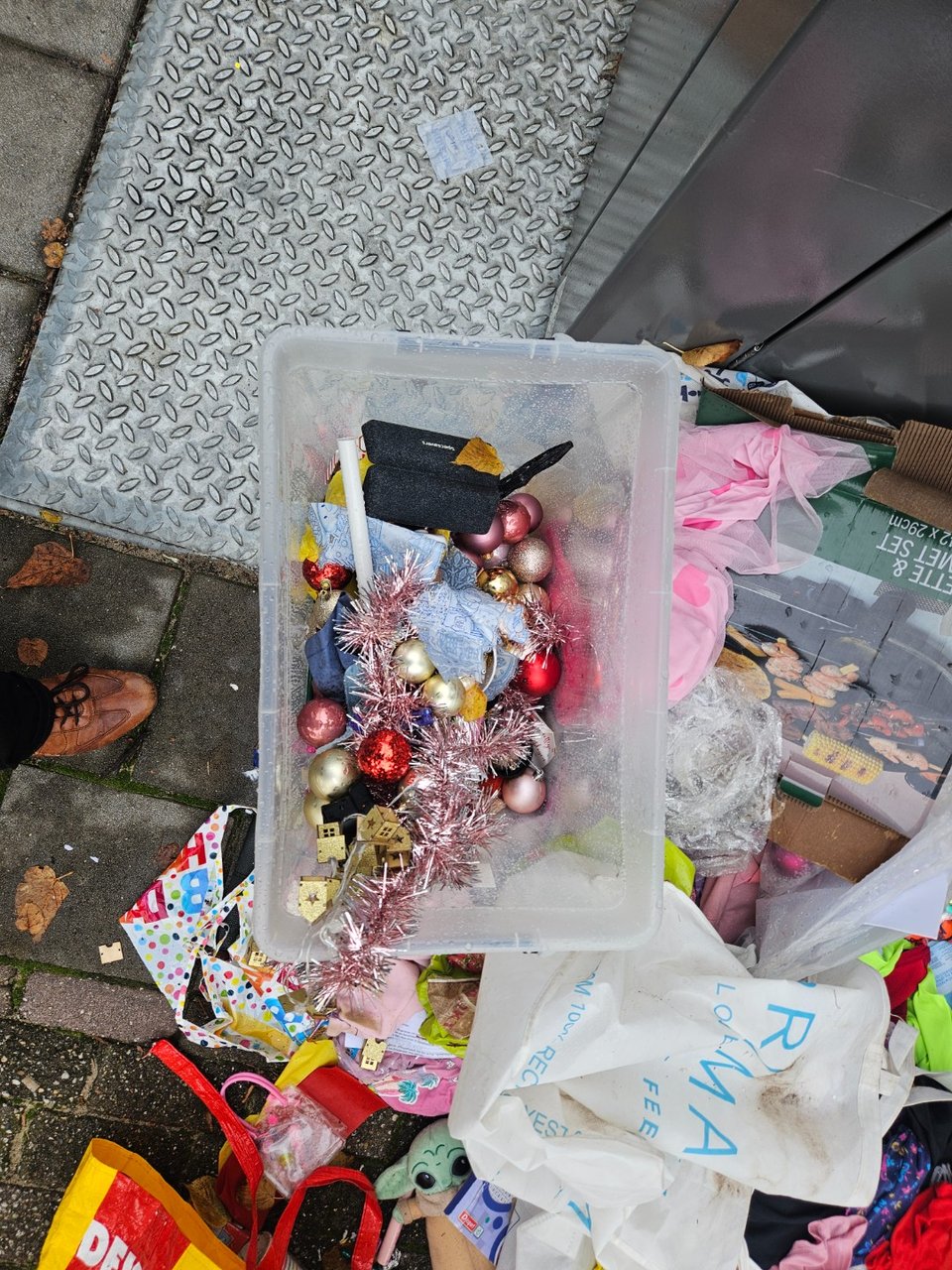 A bit of a mess, but at least there's Christmas decoration.