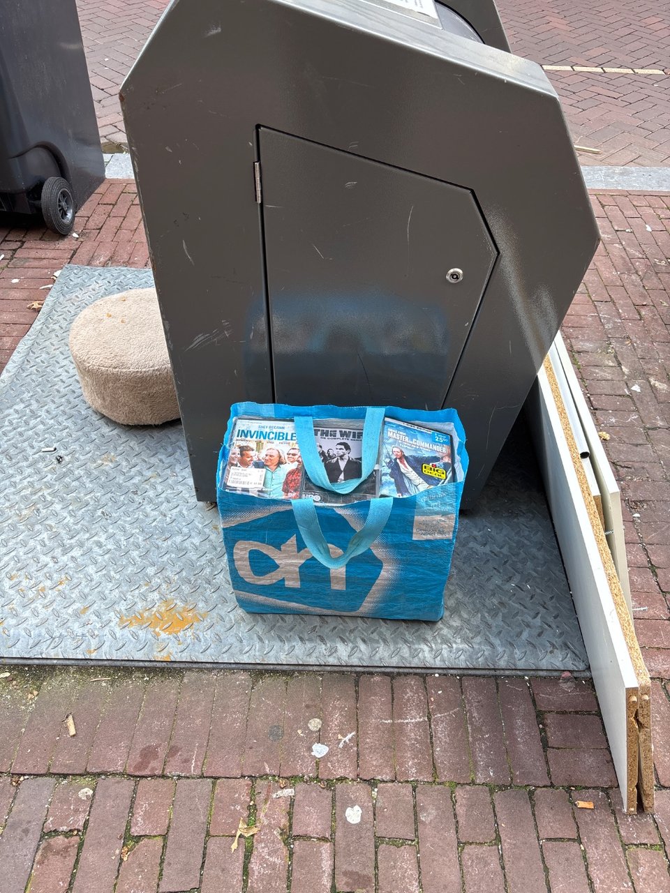 Tas vol met (grotendeels nieuwe) dvd’s