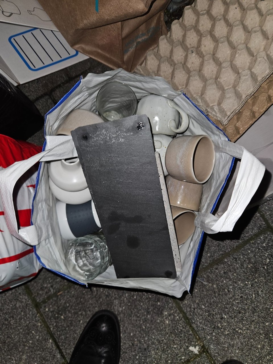 Bags of (clean) kitchen utensils and earthenware